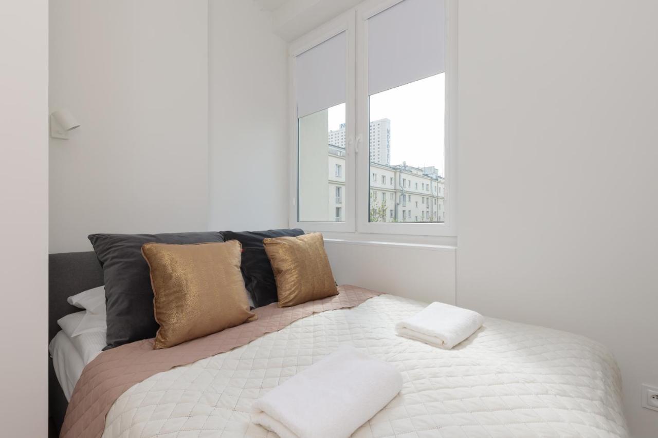 Fashionable City Center Apartment By Noclegi Renters Varşova Dış mekan fotoğraf
