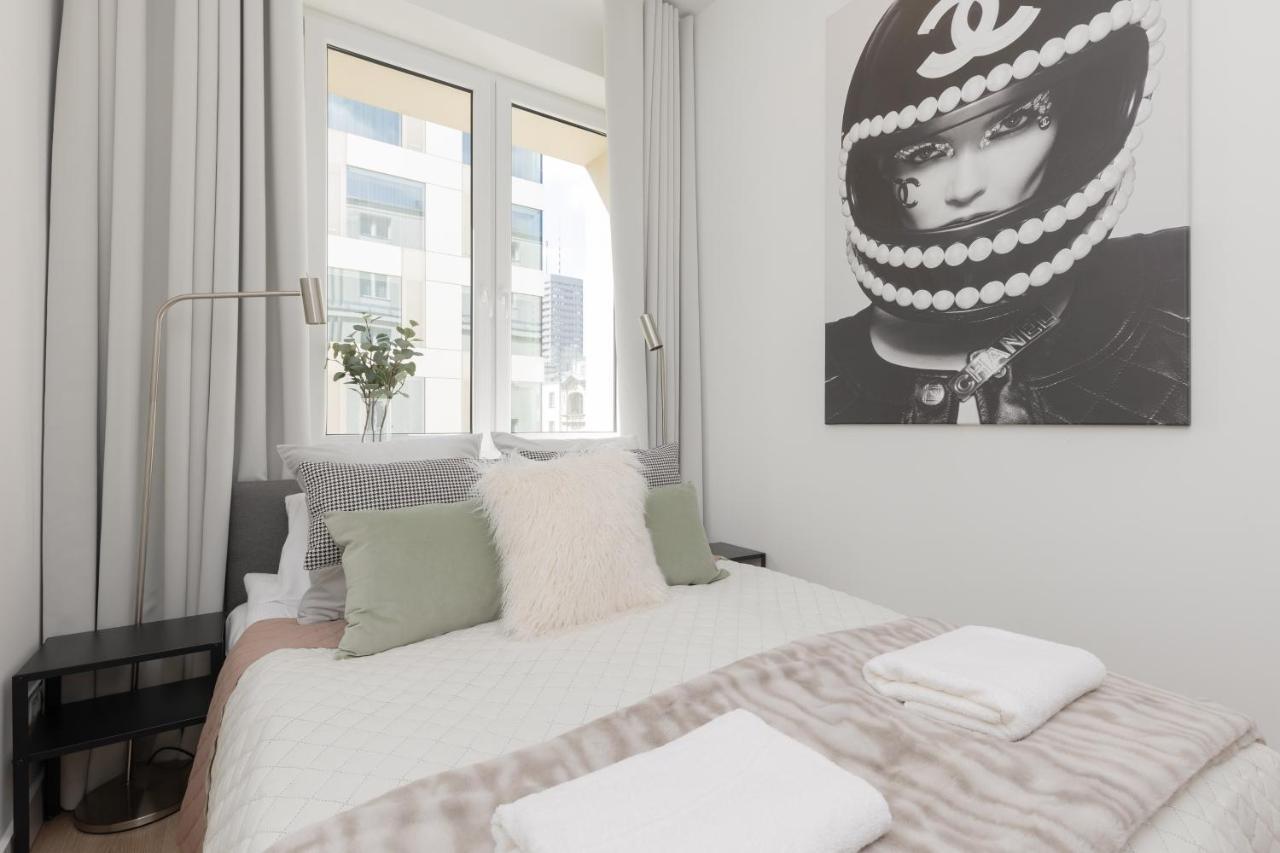 Fashionable City Center Apartment By Noclegi Renters Varşova Dış mekan fotoğraf