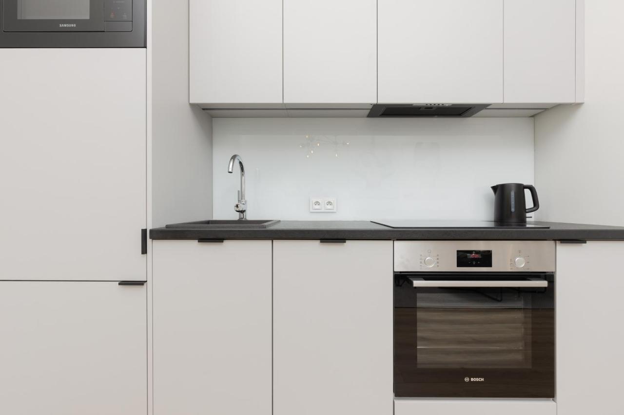 Fashionable City Center Apartment By Noclegi Renters Varşova Dış mekan fotoğraf