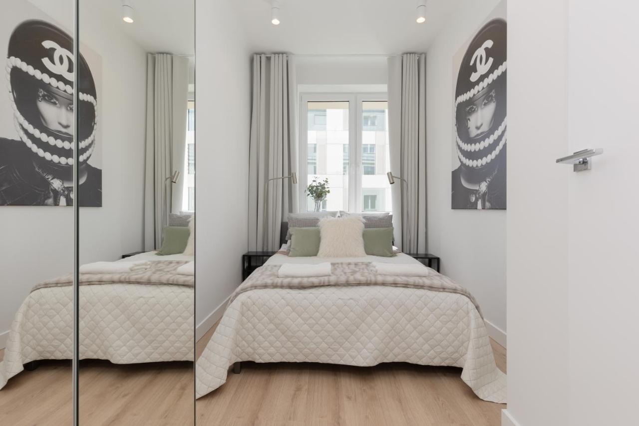 Fashionable City Center Apartment By Noclegi Renters Varşova Dış mekan fotoğraf