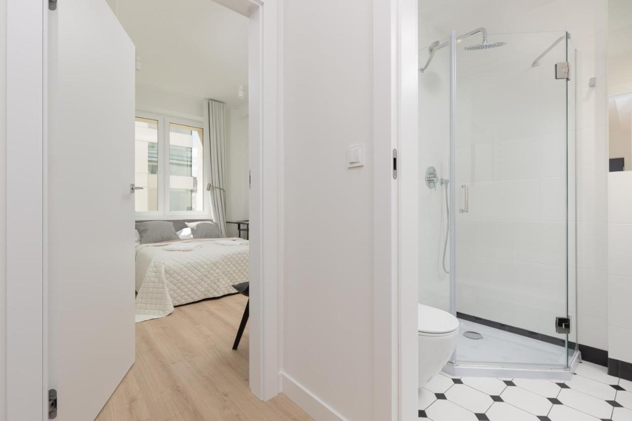 Fashionable City Center Apartment By Noclegi Renters Varşova Dış mekan fotoğraf