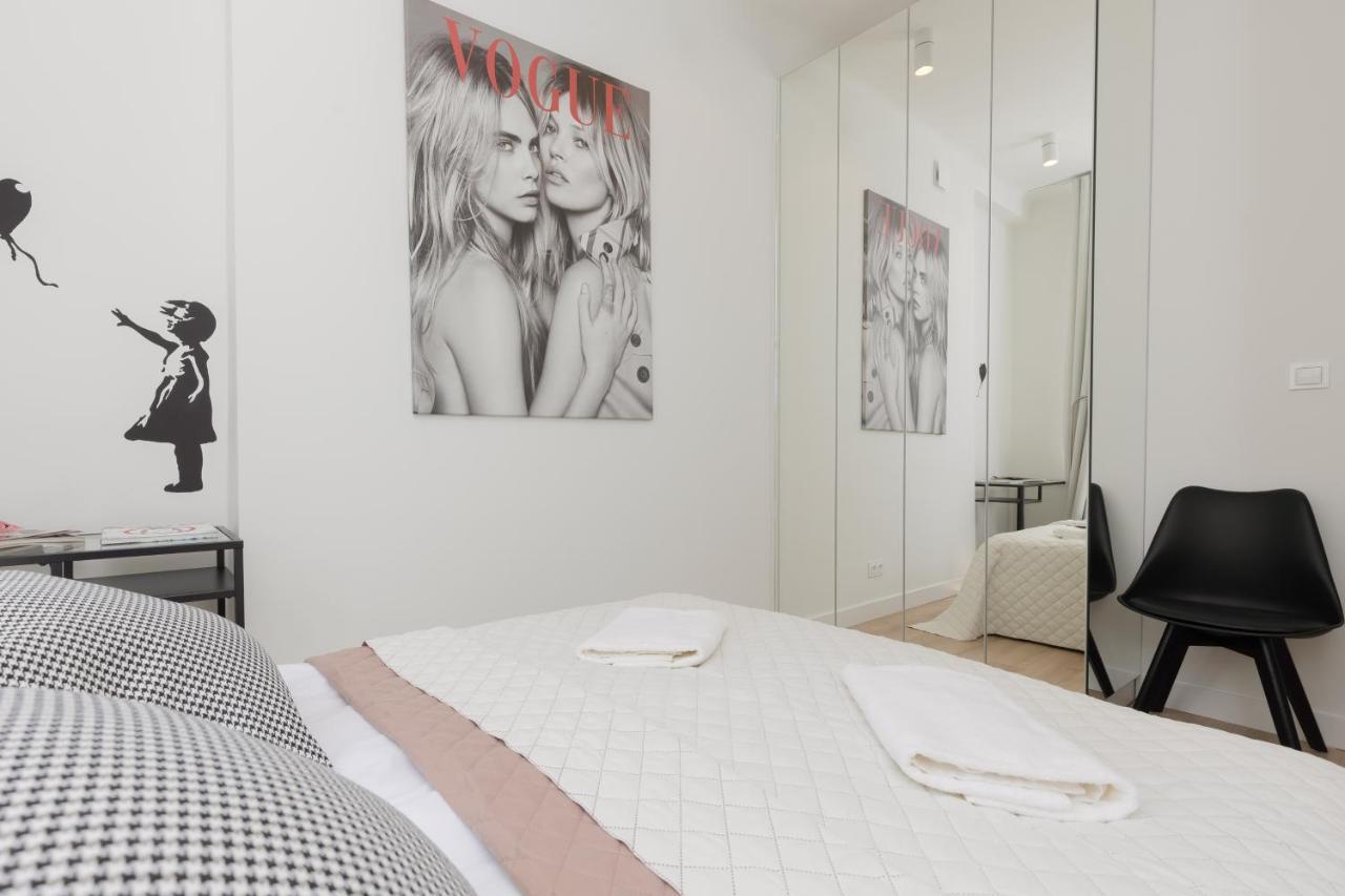 Fashionable City Center Apartment By Noclegi Renters Varşova Dış mekan fotoğraf